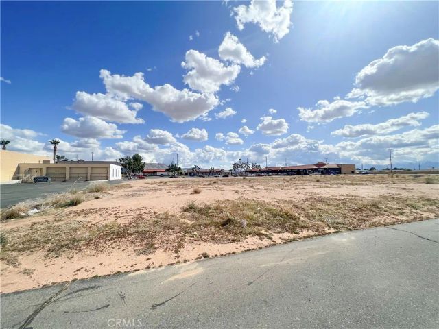 21650 Bear Valley, Apple Valley, CA 92308