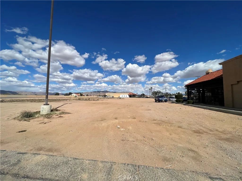 21650 Bear Valley, Apple Valley, CA 92308