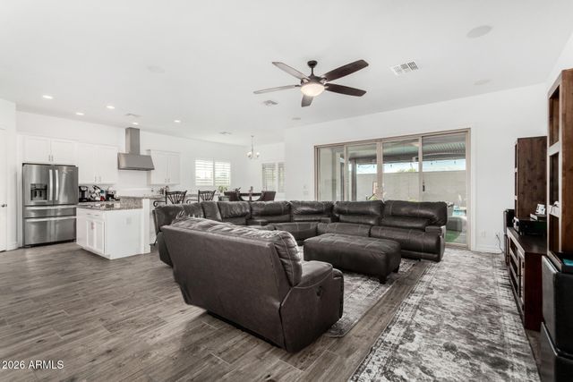 2052 E SCORPIO Place, Chandler, AZ 85249