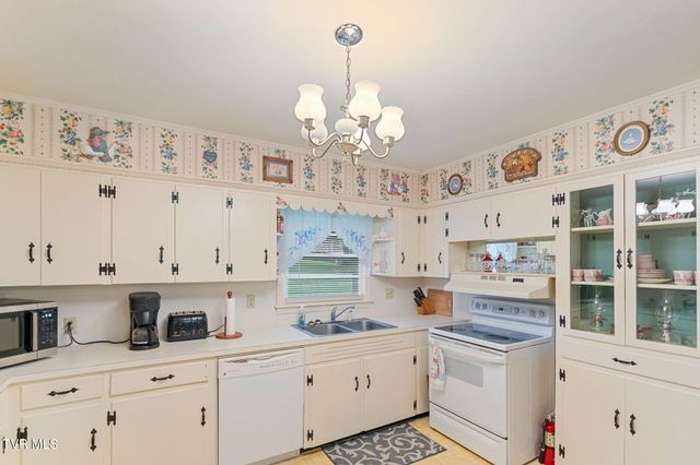 390 Main Street, Mosheim, TN 37818