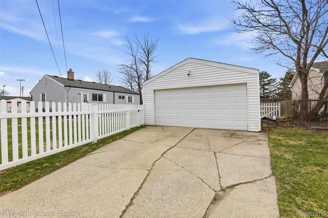 2171 Chestnut Street, Ferndale, MI 48220