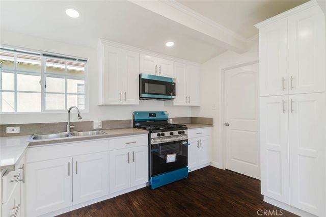 7945 Woodman Avenue, Panorama City, CA 91402