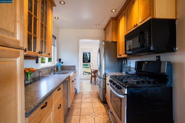141 Carol Ln, Oakley, CA 94561