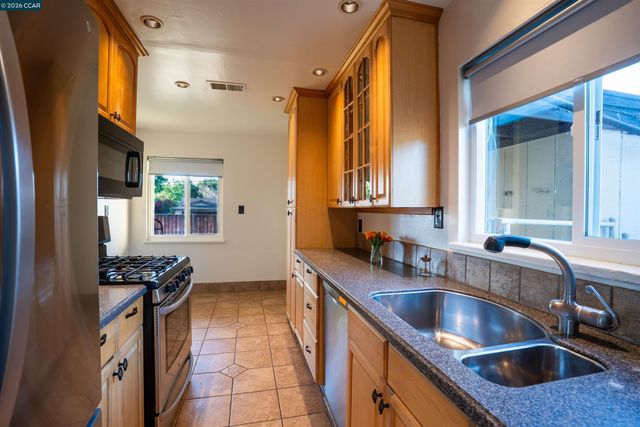 141 Carol Ln, Oakley, CA 94561
