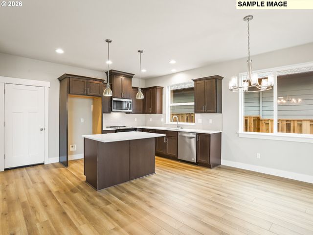 2343 E OTTER Loop 28, La Center, WA 98629