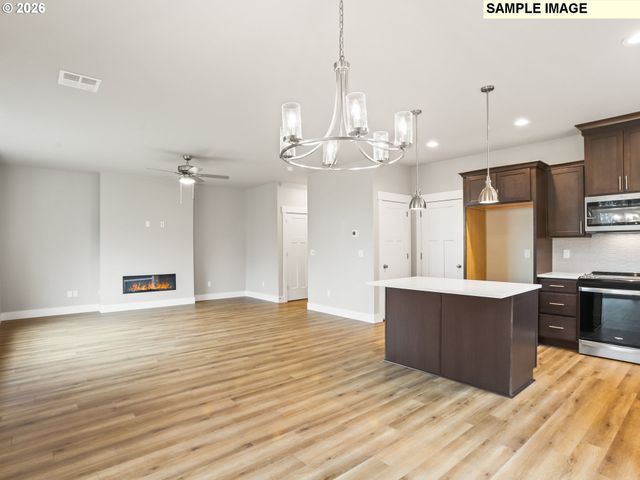 2343 E OTTER Loop 28, La Center, WA 98629