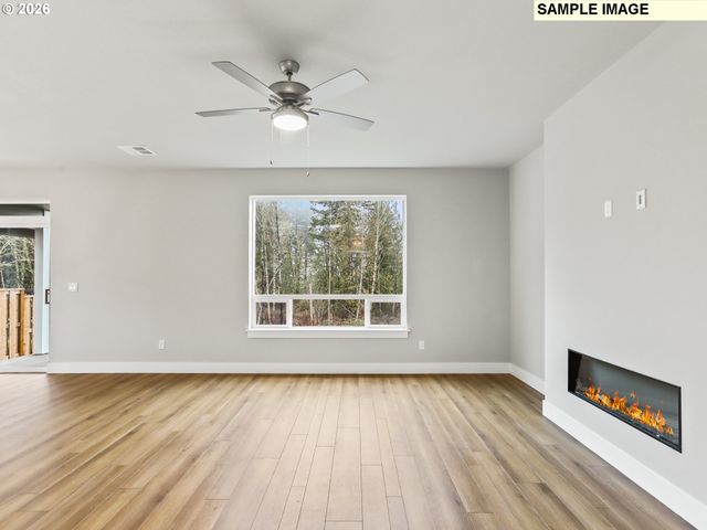 2343 E OTTER Loop 28, La Center, WA 98629