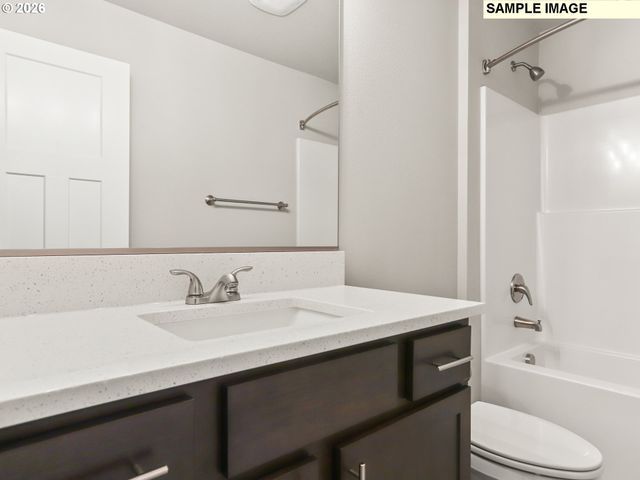 2343 E OTTER Loop 28, La Center, WA 98629