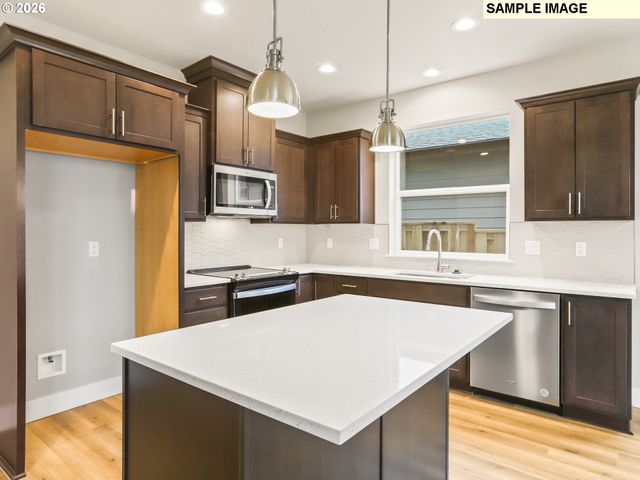 2343 E OTTER Loop 28, La Center, WA 98629