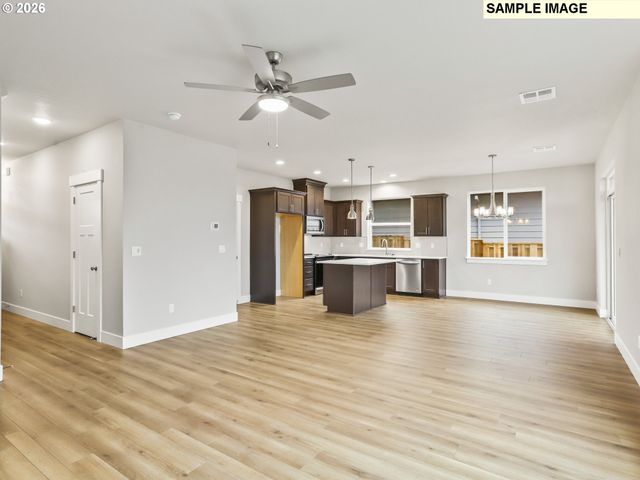 2343 E OTTER Loop 28, La Center, WA 98629