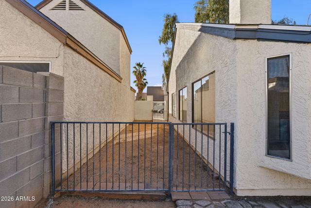 2206 W BEAUBIEN Drive, Phoenix, AZ 85027