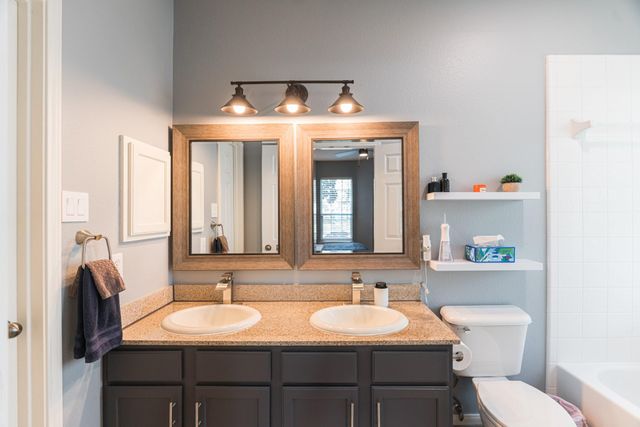6607 Lake Woodlands Drive 312, The Woodlands, TX 77382