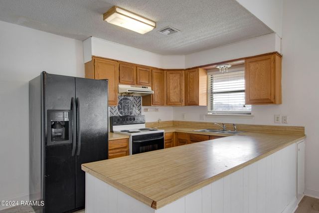 102 Rue Calliope, Carencro, LA 70520