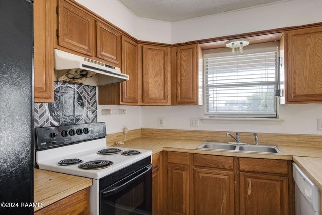 102 Rue Calliope, Carencro, LA 70520