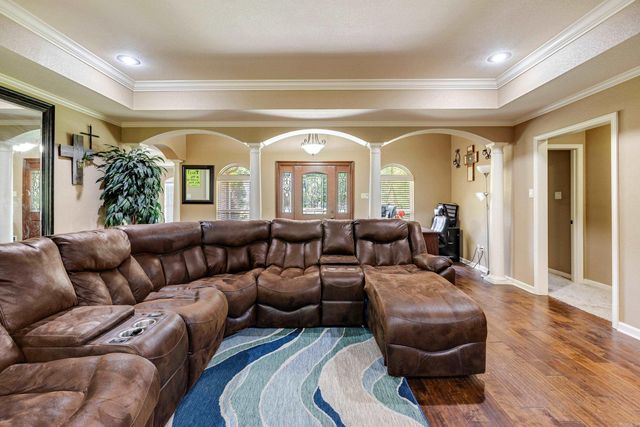 402 Demuth, Benton, AR 72019