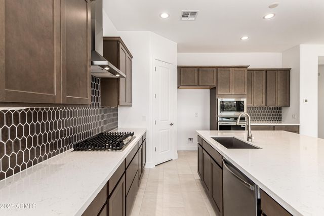 16837 W ARDMORE Road, Goodyear, AZ 85338