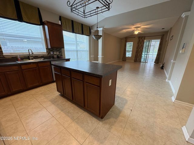 10999 CAMPUS HEIGHTS Lane, Jacksonville, FL 32218