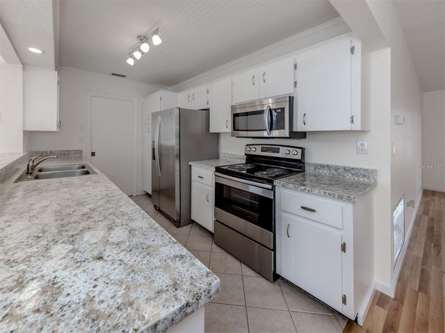 1215 MANGO AVENUE, Venice, FL 34285