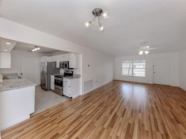 1215 MANGO AVENUE, Venice, FL 34285