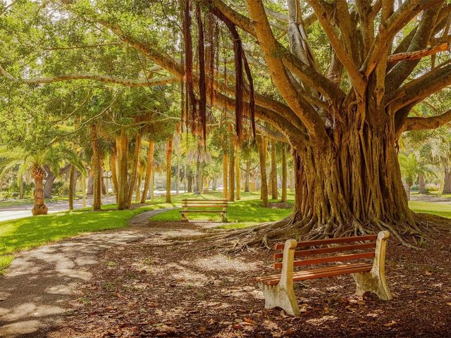 1215 MANGO AVENUE, Venice, FL 34285
