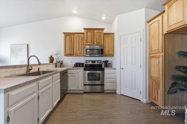 3124 Parkview Way, Nampa, ID 83687