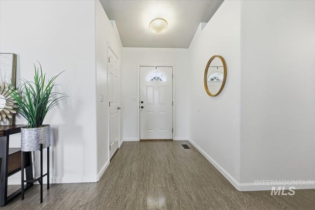 3124 Parkview Way, Nampa, ID 83687