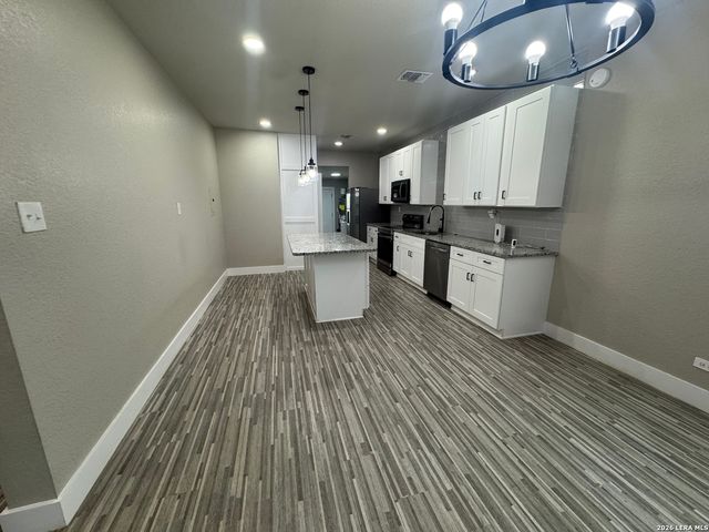 854 Canton, San Antonio, TX 78202