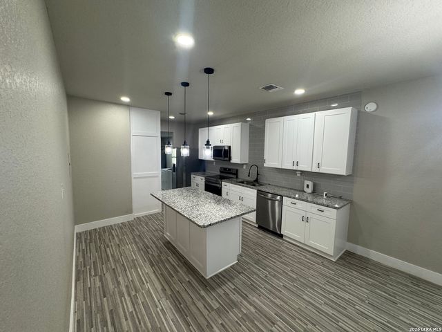 854 Canton, San Antonio, TX 78202