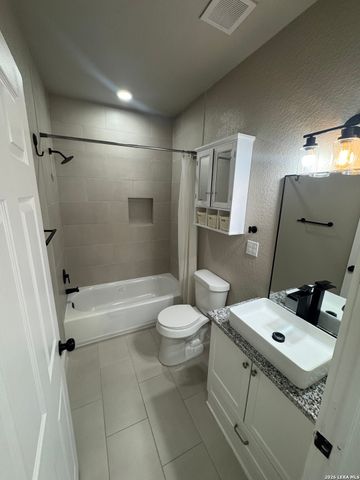 854 Canton, San Antonio, TX 78202