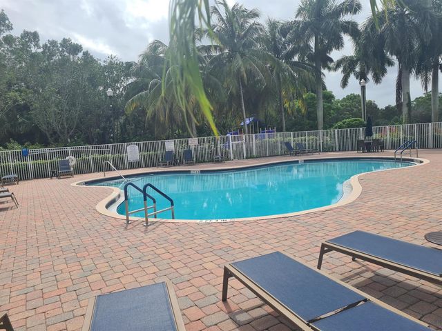 1445 E Bexley Park Drive, Delray Beach, FL 33445