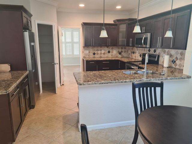 1445 E Bexley Park Drive, Delray Beach, FL 33445