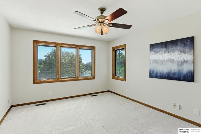 9913 S 176th Street, Omaha, NE 68136