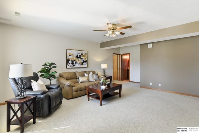 9913 S 176th Street, Omaha, NE 68136
