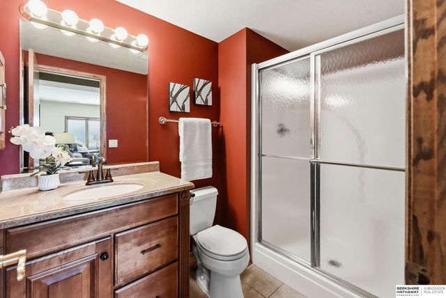 9913 S 176th Street, Omaha, NE 68136