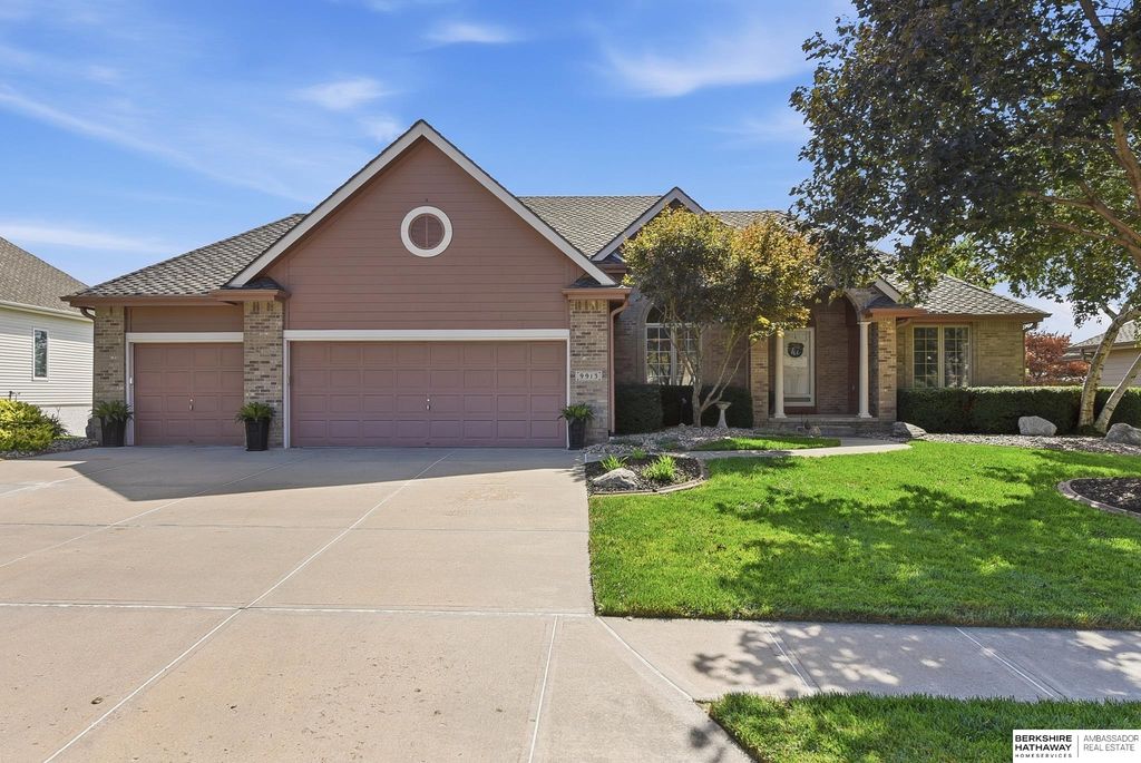9913 S 176th Street, Omaha, NE 68136