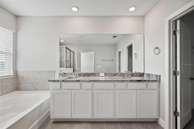 2560 WARREN ACRES BOULEVARD, Wesley Chapel, FL 33543