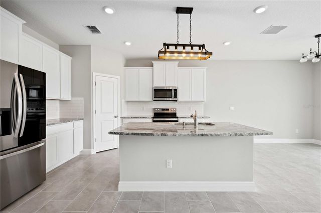 2560 WARREN ACRES BOULEVARD, Wesley Chapel, FL 33543