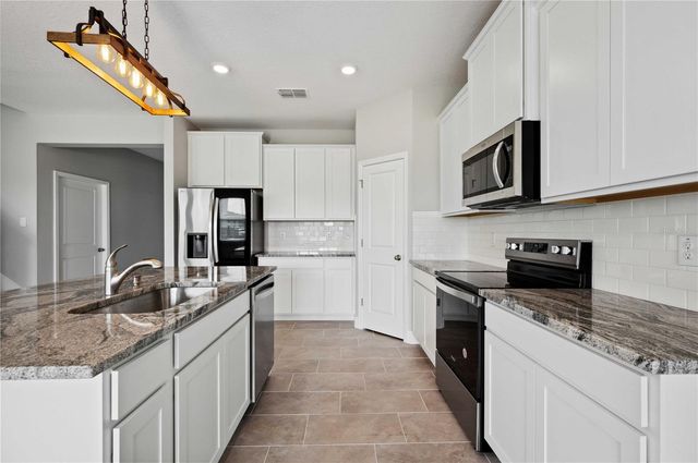2560 WARREN ACRES BOULEVARD, Wesley Chapel, FL 33543