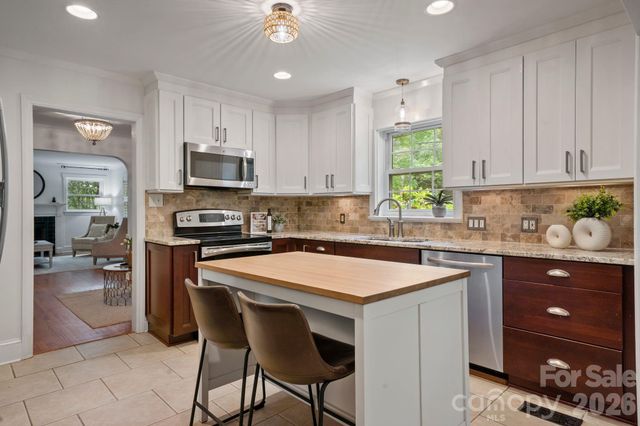 4218 Windemere Lane, Charlotte, NC 28211