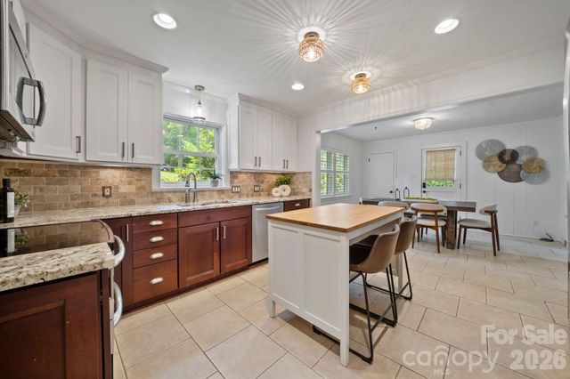 4218 Windemere Lane, Charlotte, NC 28211