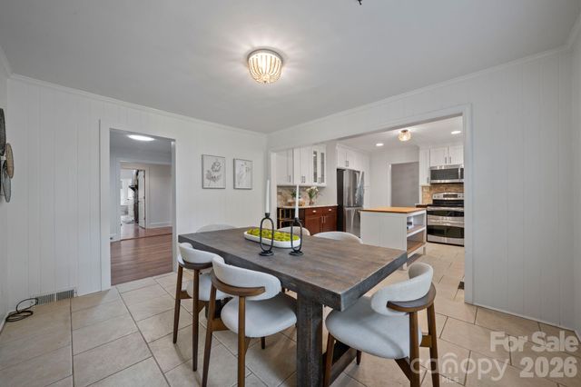4218 Windemere Lane, Charlotte, NC 28211