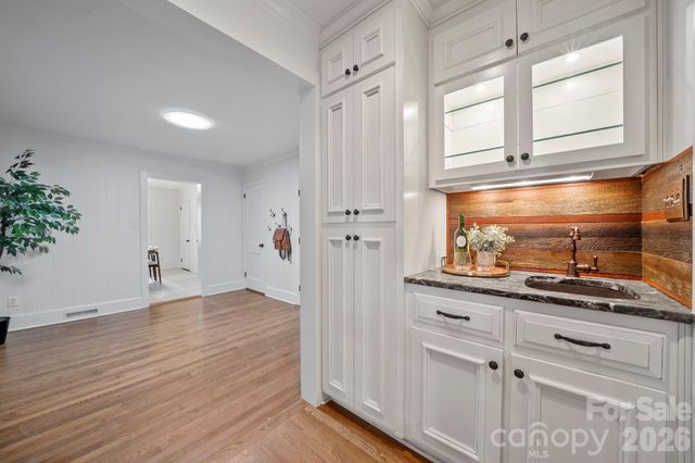 4218 Windemere Lane, Charlotte, NC 28211