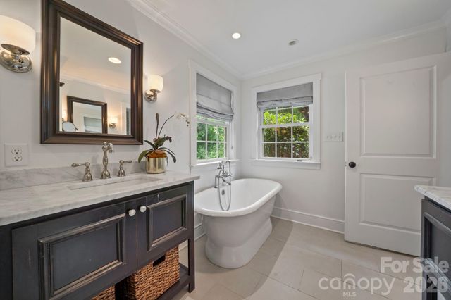 4218 Windemere Lane, Charlotte, NC 28211