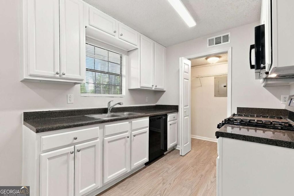 6237 Creekford Drive, Lithonia, GA 30058 — photo 4