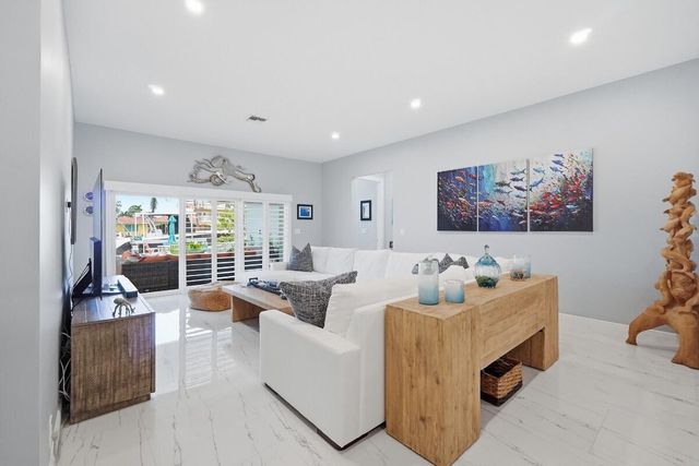 380 SE 5th Avenue, Pompano Beach, FL 33060