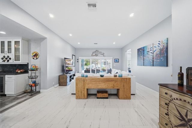 380 SE 5th Avenue, Pompano Beach, FL 33060