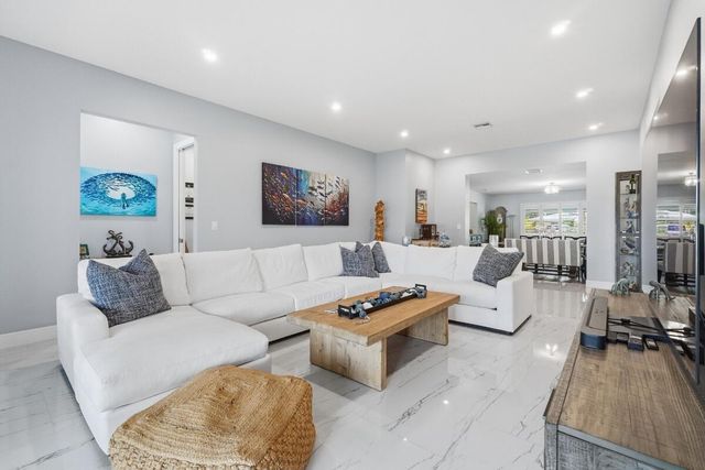 380 SE 5th Avenue, Pompano Beach, FL 33060