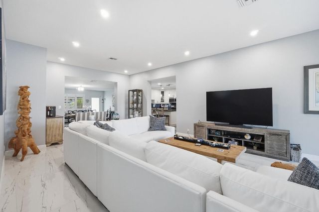 380 SE 5th Avenue, Pompano Beach, FL 33060