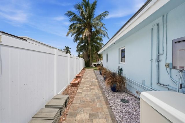 380 SE 5th Avenue, Pompano Beach, FL 33060