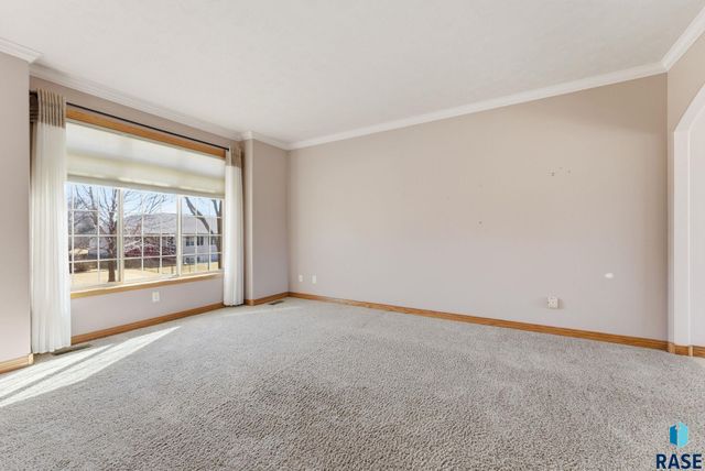 3400 S Alpine Ave Avenue, Sioux Falls, SD 57110